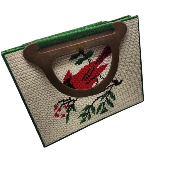 Embroidered Cardinal Handbag Cluch‎ - Picture 6 of 8